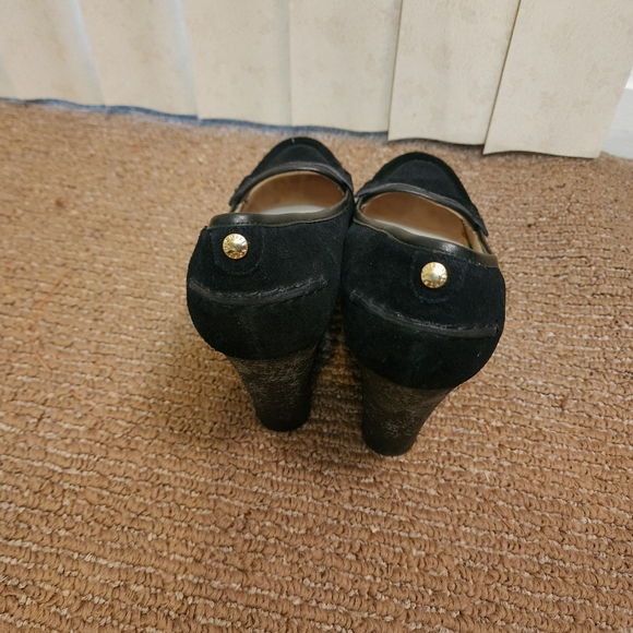 Platforms - Picture 3 of 3